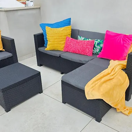 Arthouse Sky Terrace 120 M From