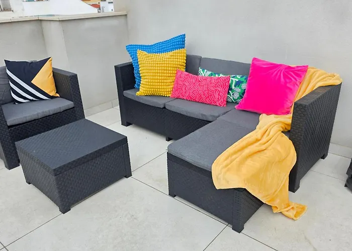 Arthouse Sky Terrace 120 M From
